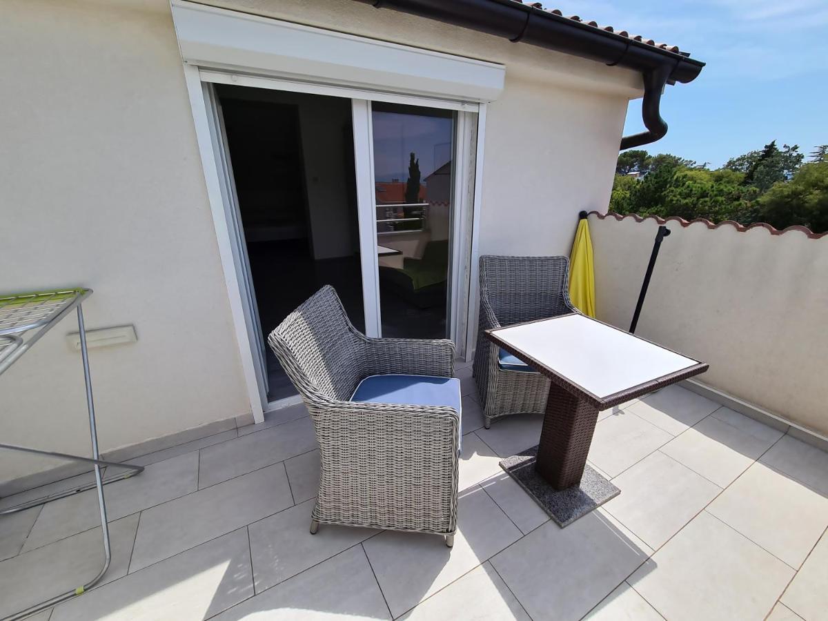 Apartmani Magas Selce Exterior photo